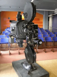 Museumskino und Ernemann-Filmprojektor VII B